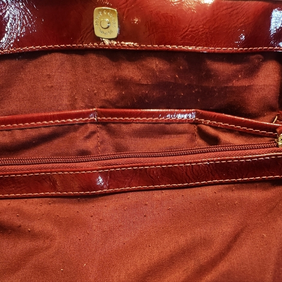 Vintage Textured Deep Red Vegan Patent Leather Liz Claiborne Tote - Picture 17 of 17